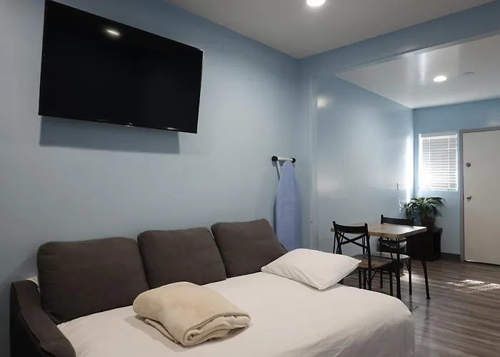 24 Hours Motel